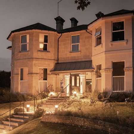 Leighton House - Boutique Guesthouse Bath Bagian luar foto The main house at night