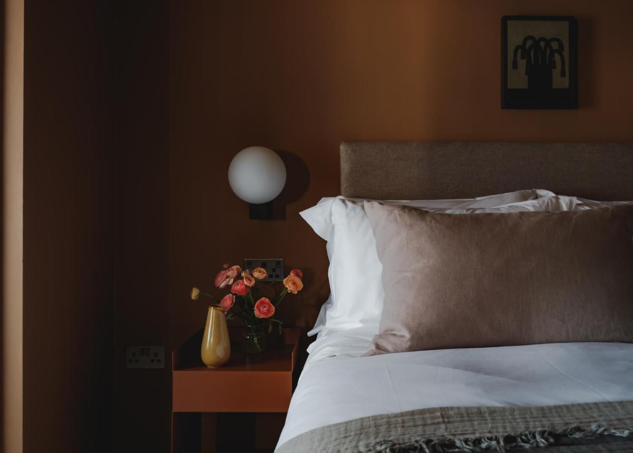 Leighton House - Boutique Guesthouse Bath Bagian luar foto A bedroom at the hotel