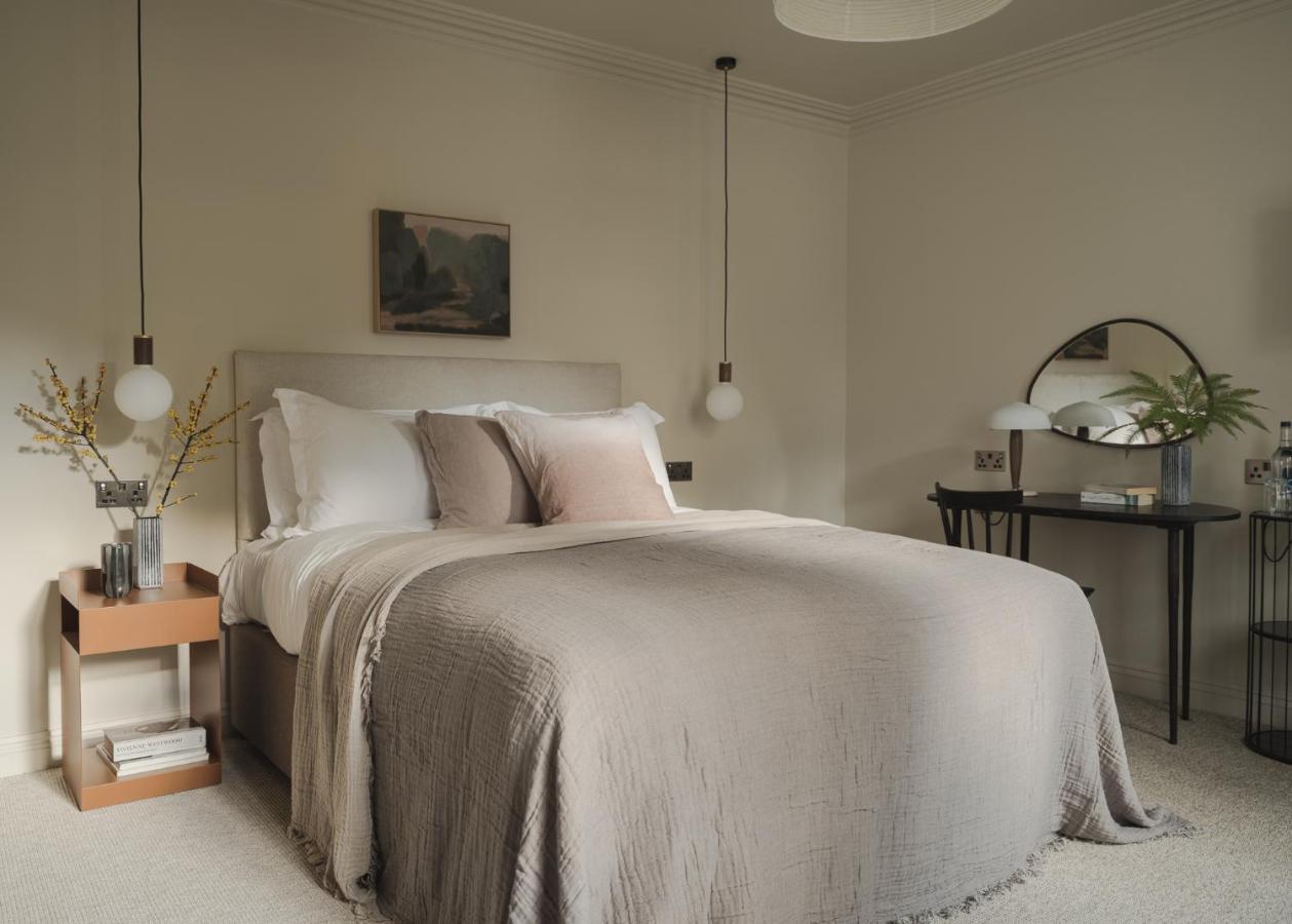 Leighton House - Boutique Guesthouse Bath Bagian luar foto A bedroom