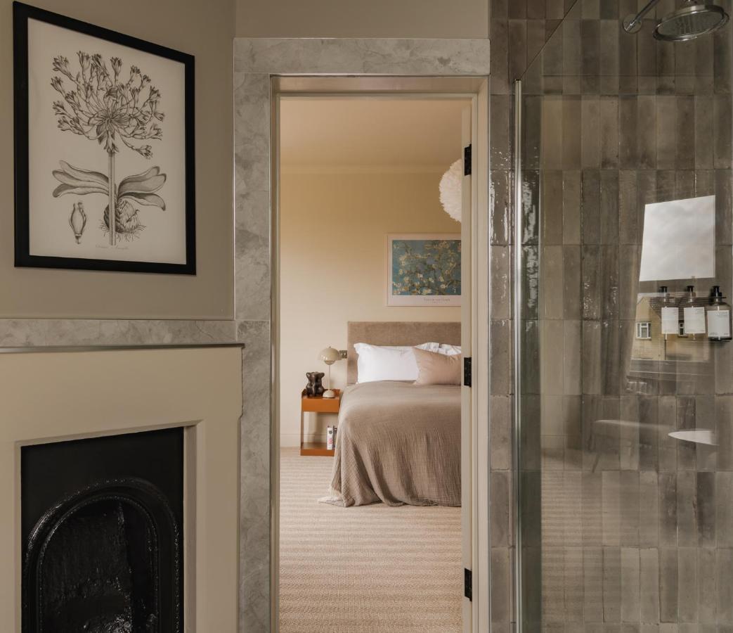 Leighton House - Boutique Guesthouse Bath Bagian luar foto A room at The Ivy Hotel