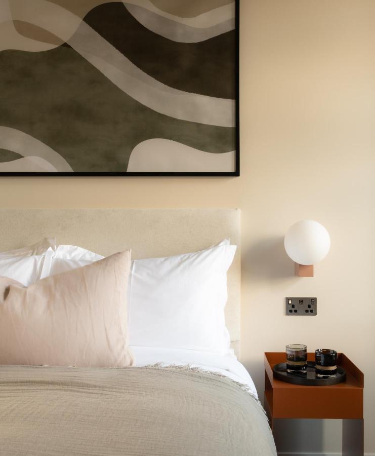 Leighton House - Boutique Guesthouse Bath Bagian luar foto A bedroom at the hotel