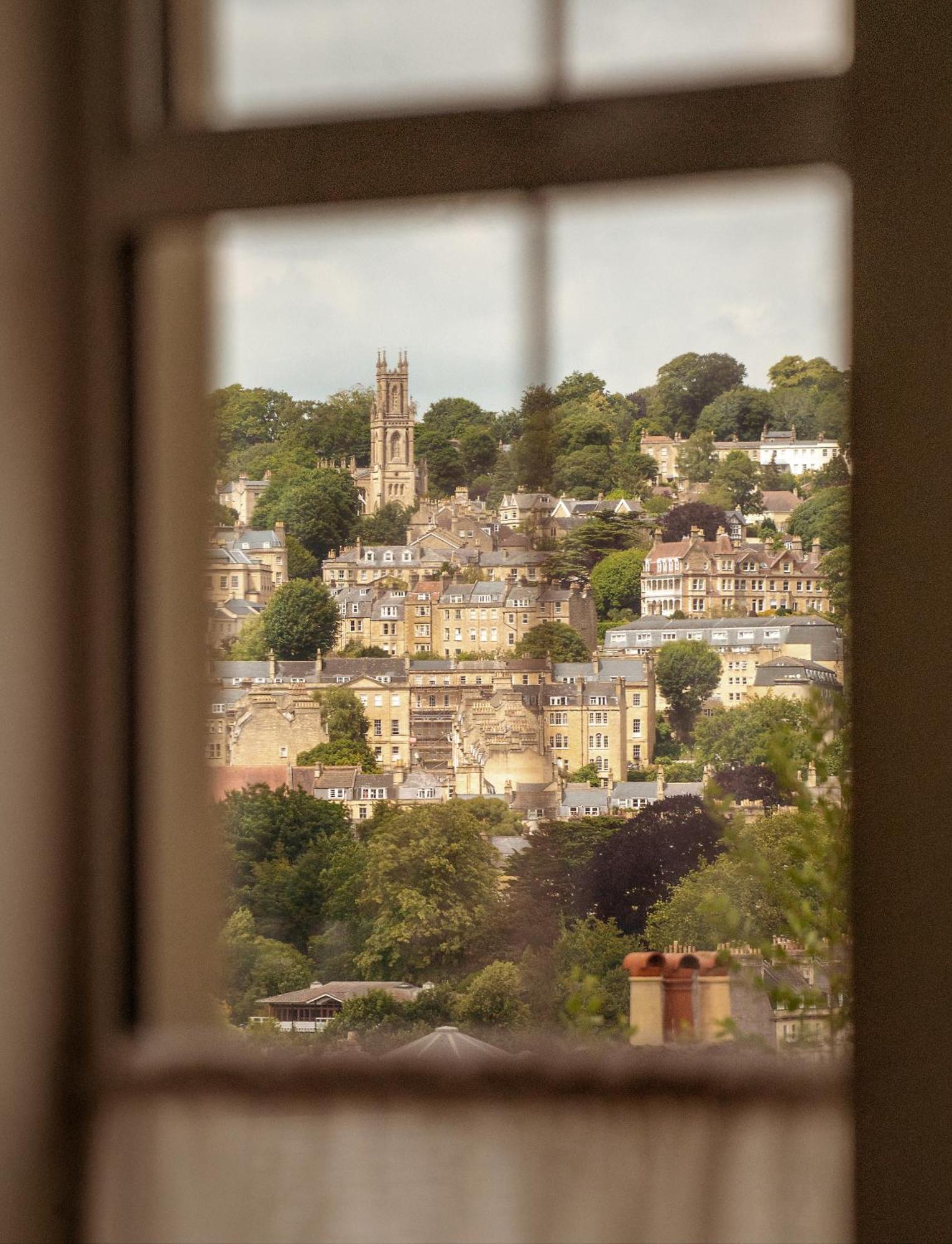 Leighton House - Boutique Guesthouse Bath Bagian luar foto View of Tetbury from the church tower