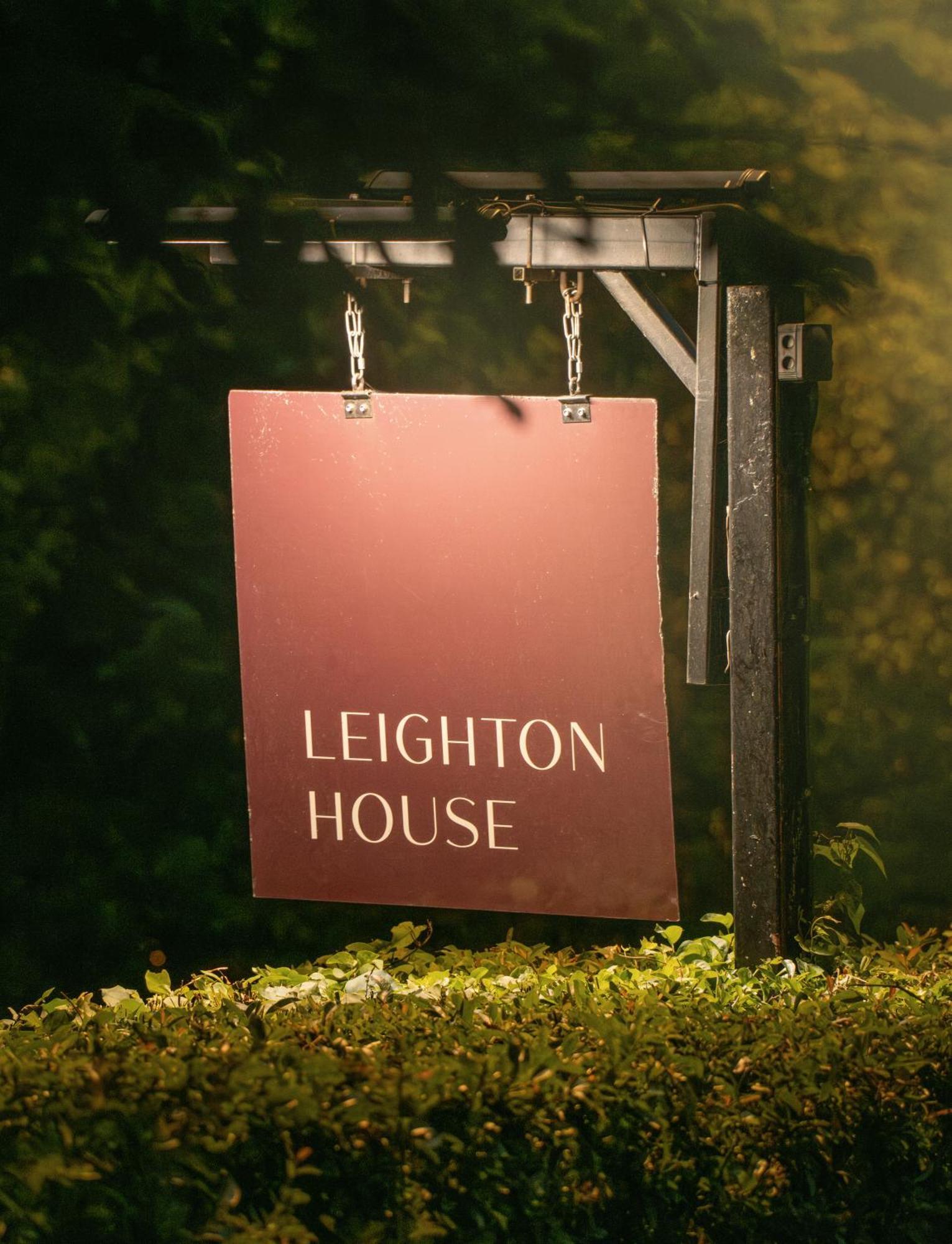 Leighton House - Boutique Guesthouse Bath Bagian luar foto Leighton House sign