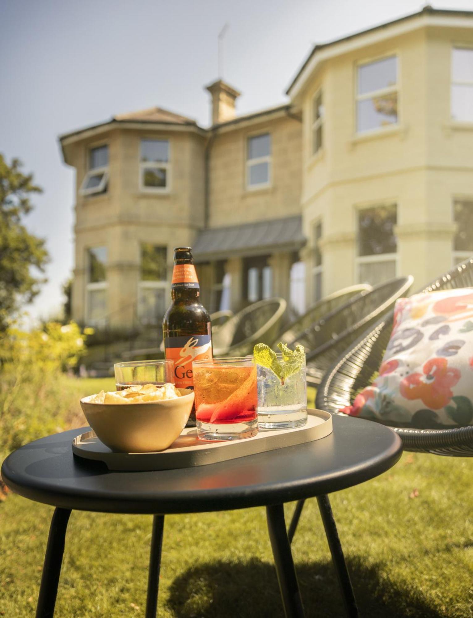 Leighton House - Boutique Guesthouse Bath Bagian luar foto A bottle of Coors Light