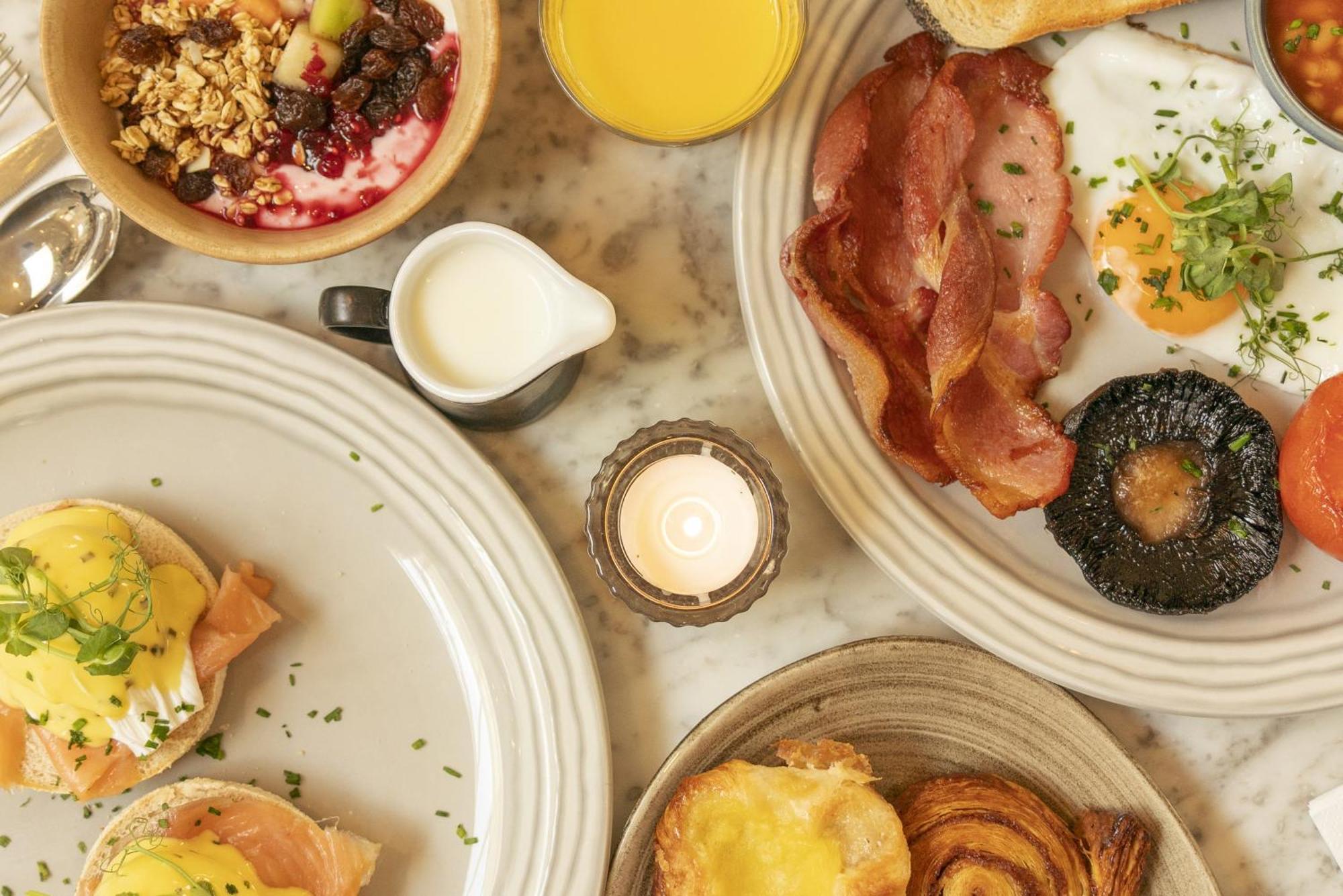 Leighton House - Boutique Guesthouse Bath Bagian luar foto A full English breakfast
