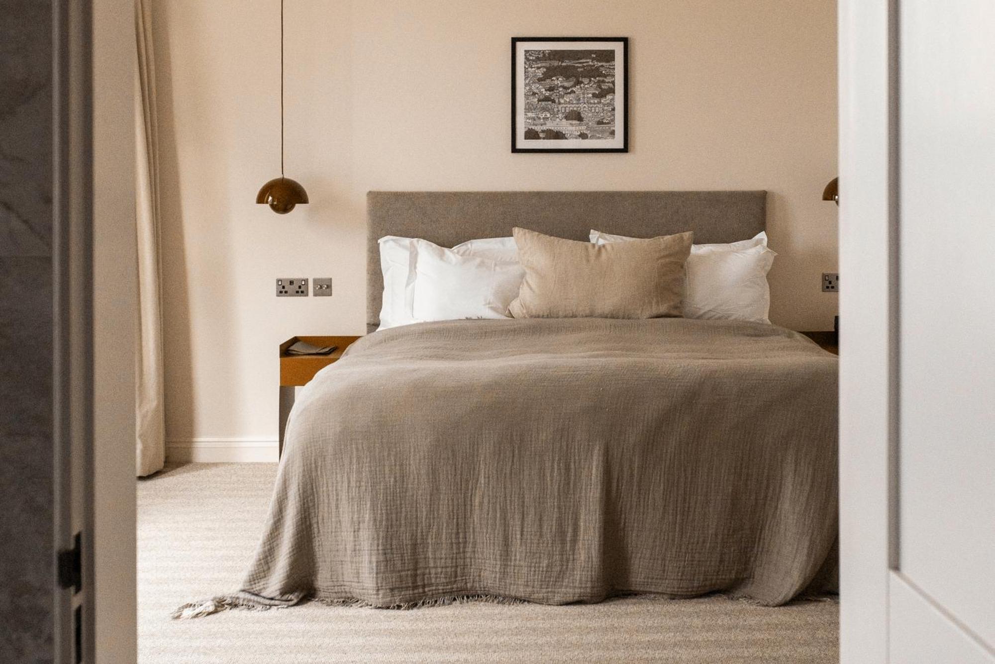 Leighton House - Boutique Guesthouse Bath Bagian luar foto A bedroom
