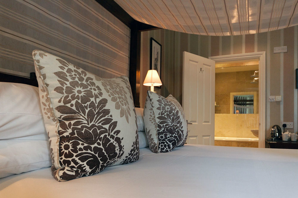 Leighton House - Boutique Guesthouse Bath Bagian luar foto A bedroom at the hotel