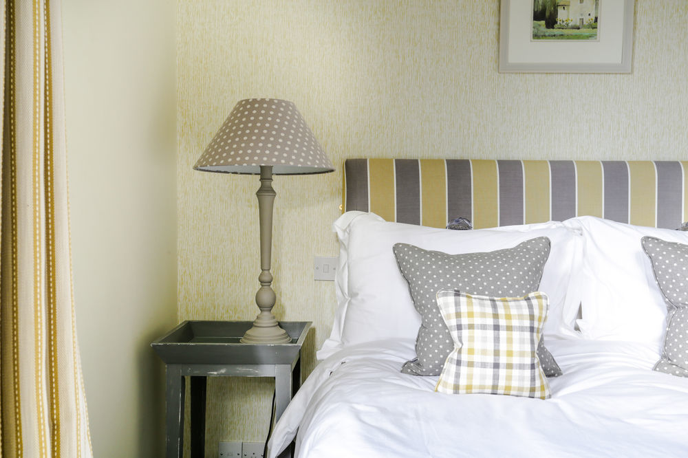 Leighton House - Boutique Guesthouse Bath Bagian luar foto A bedroom at The Old Post Office